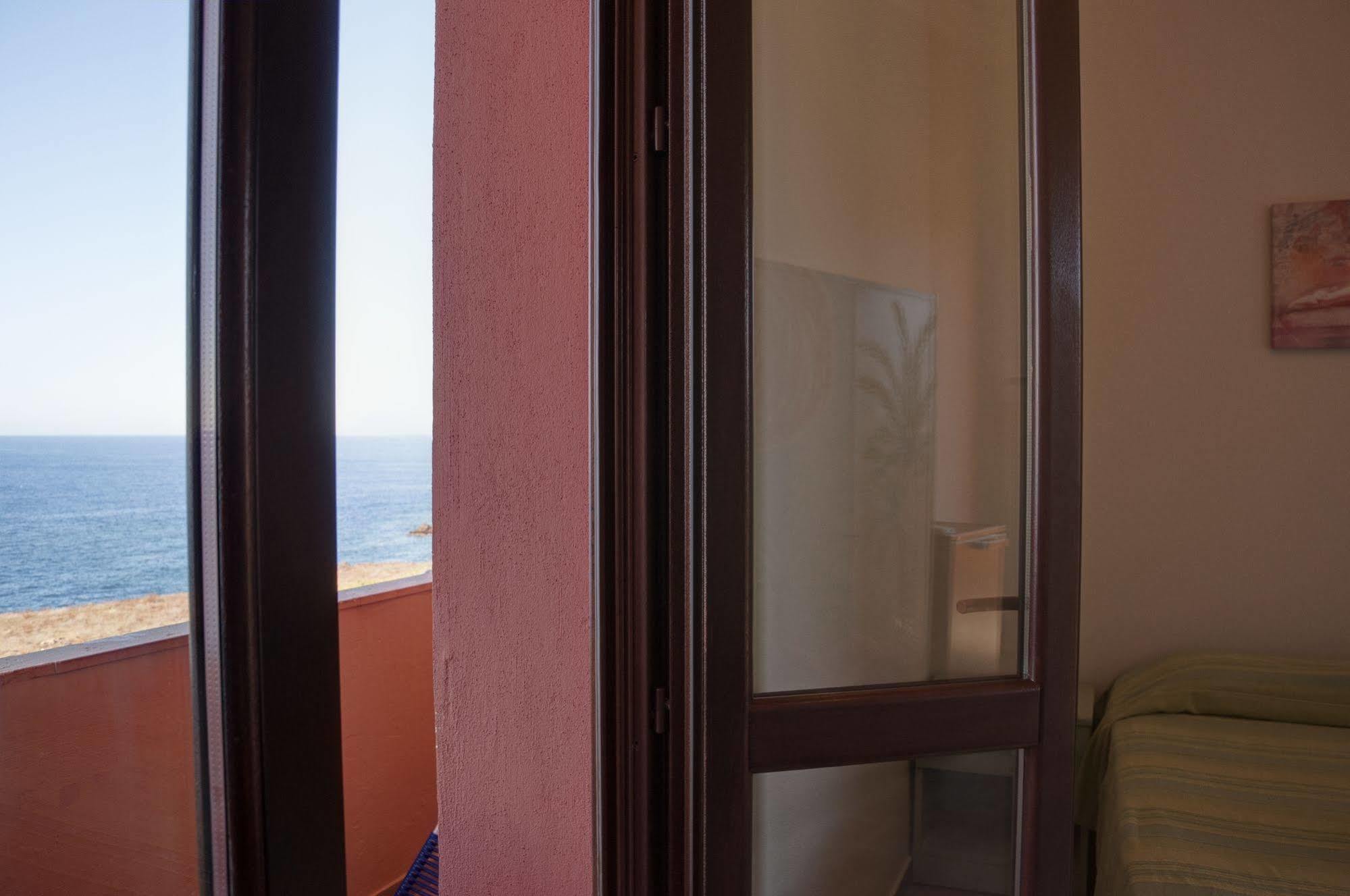 Hotel Bue Marino Pantelleria Bagian luar foto