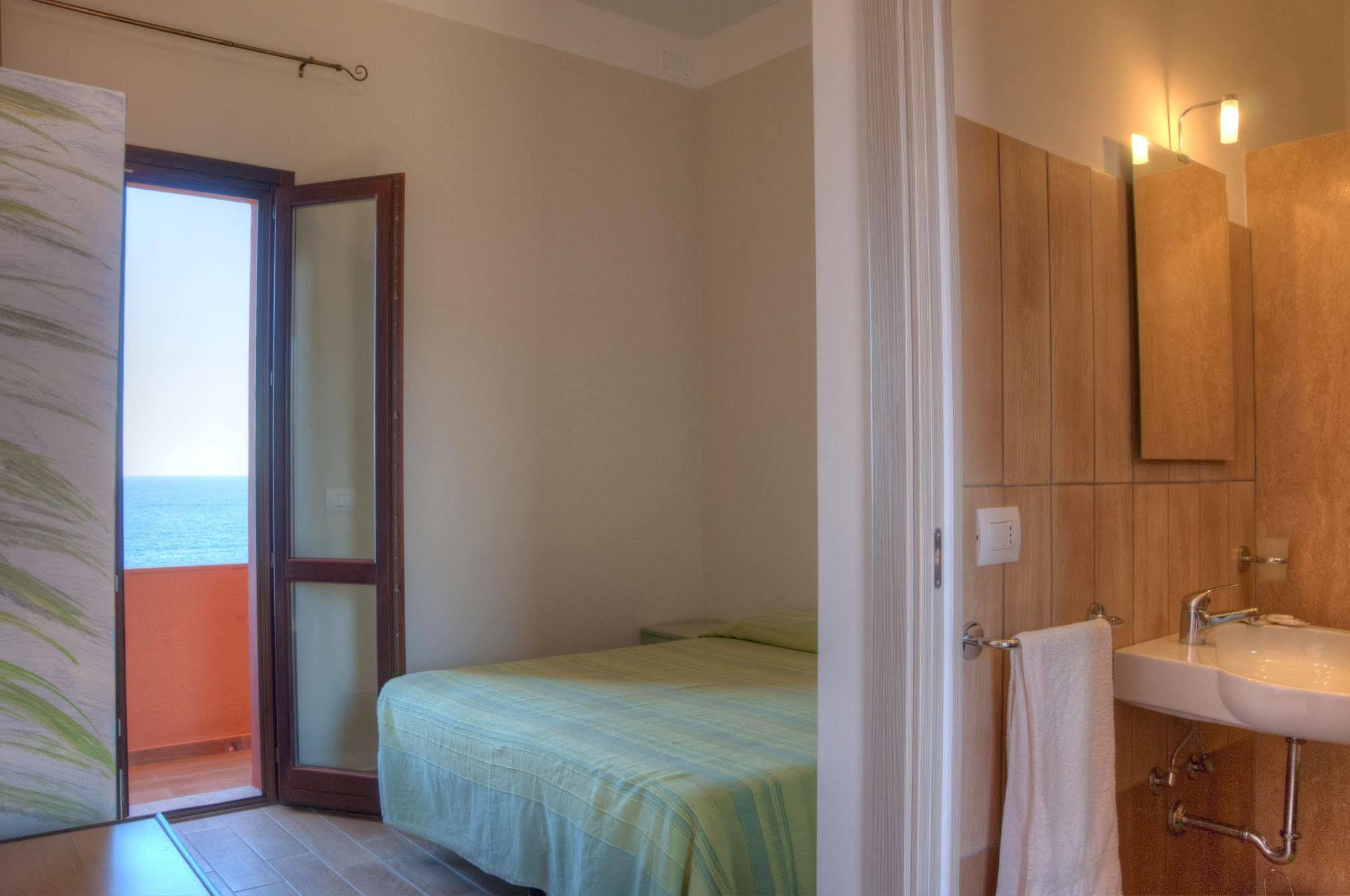 Hotel Bue Marino Pantelleria Bagian luar foto