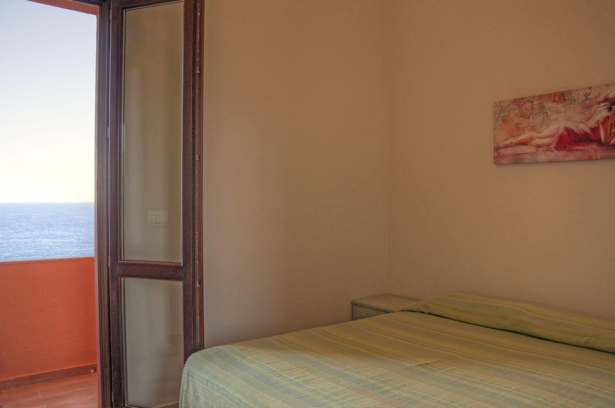 Hotel Bue Marino Pantelleria Bagian luar foto