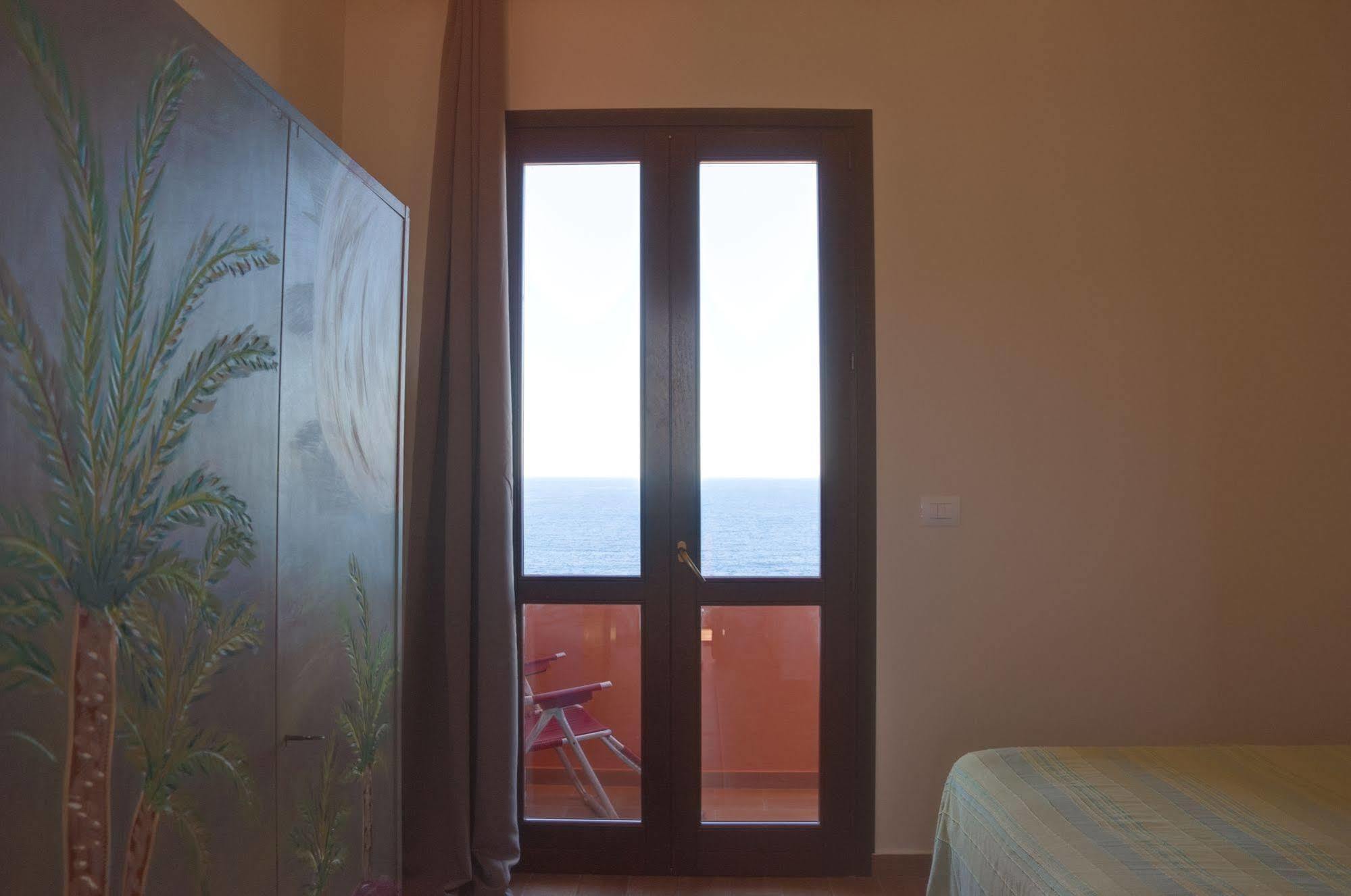 Hotel Bue Marino Pantelleria Bagian luar foto